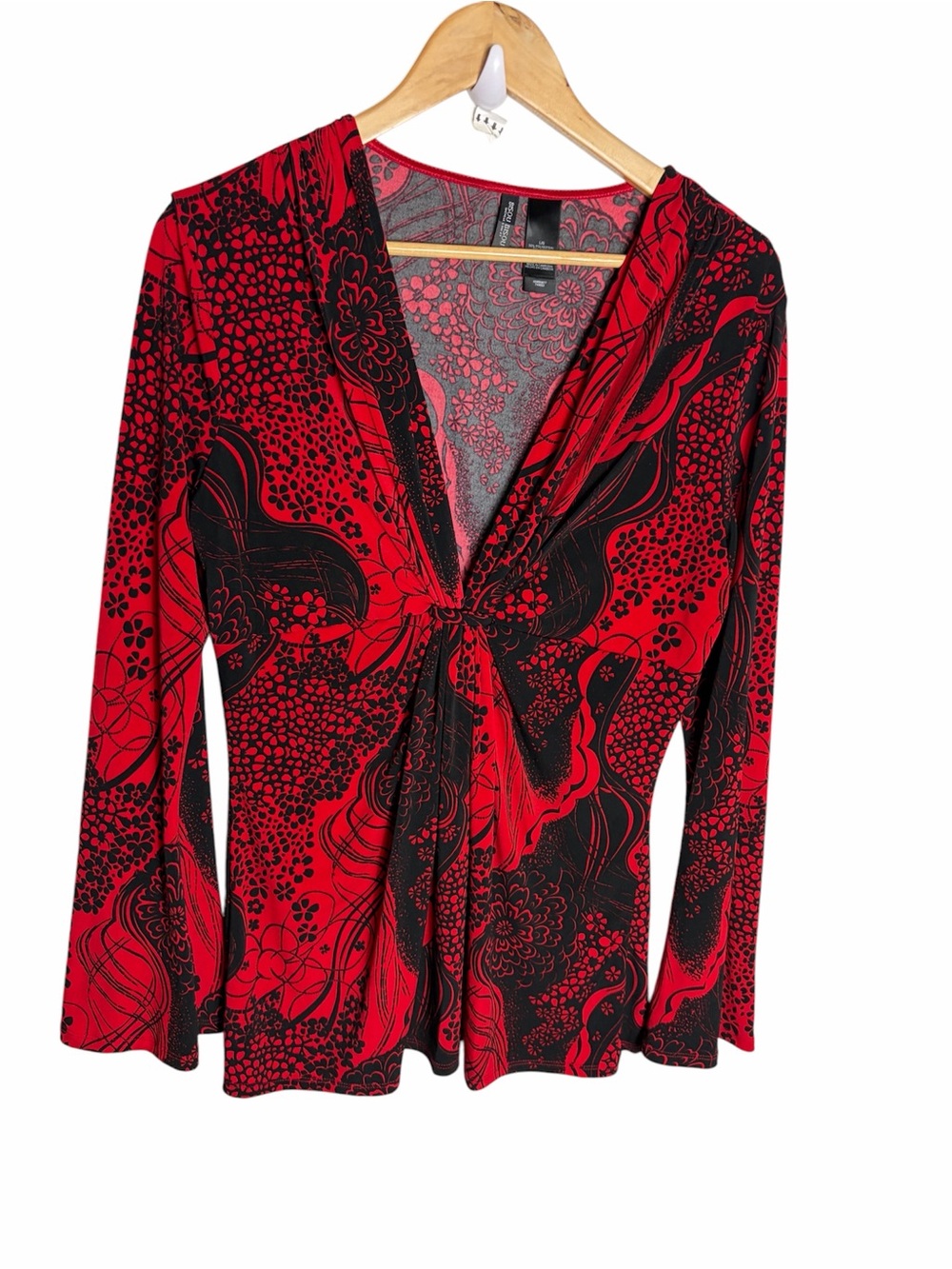 Bisou Bisou red & black oriental motif v neck long sleeve blouse size L